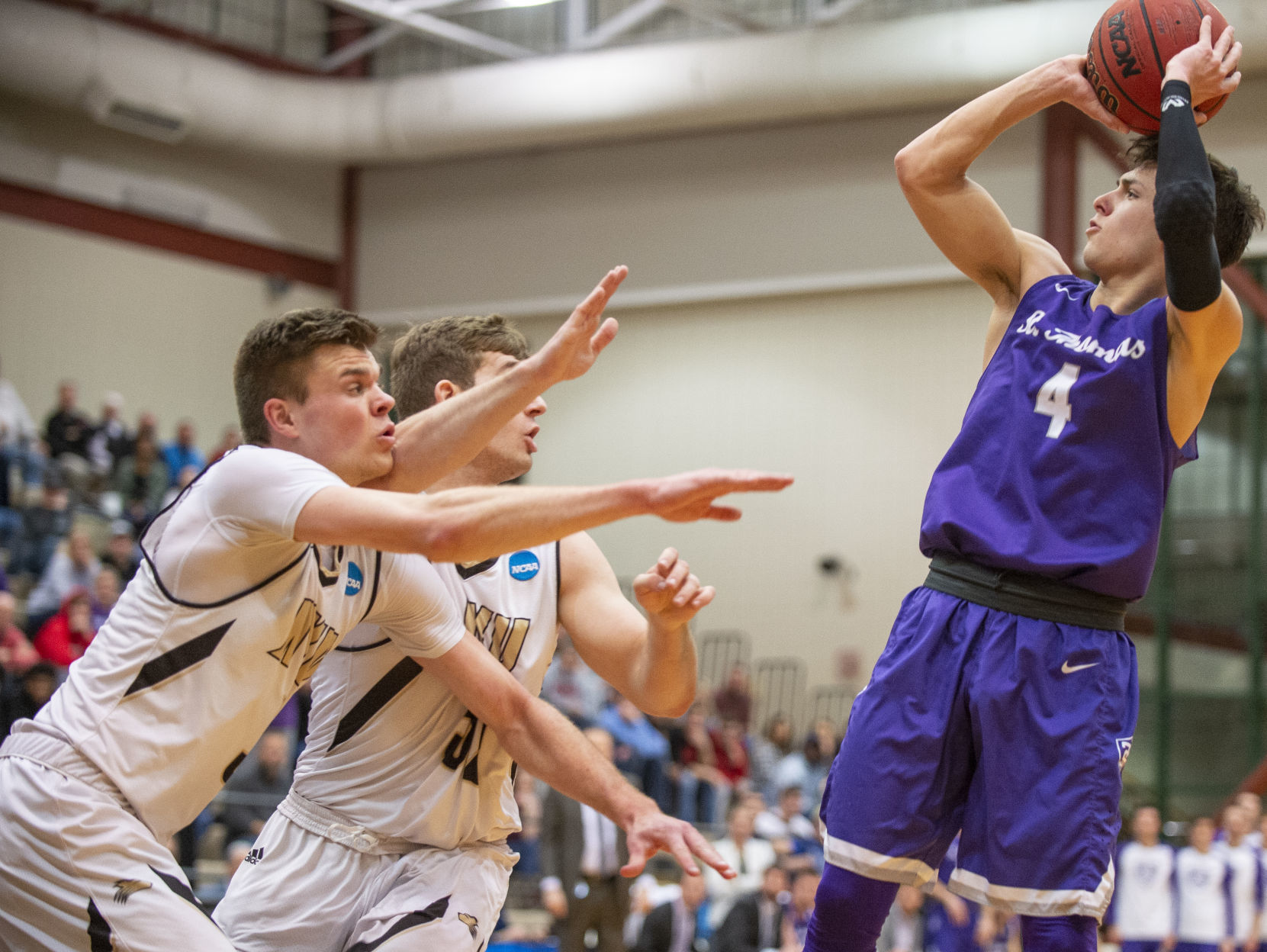 St. Thomas vs. Nebraska Wesleyan, 3.2